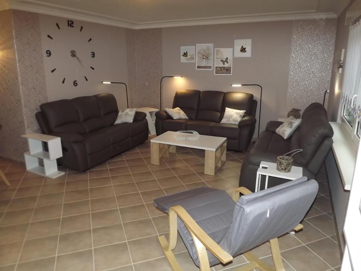 Grosszuegige Ferienwohnung Am Waldesrand Im Seenland Lauta ภายนอก รูปภาพ