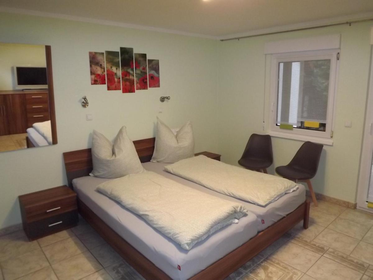 Grosszuegige Ferienwohnung Am Waldesrand Im Seenland Lauta ภายนอก รูปภาพ